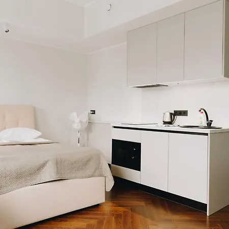 Apartment Dream - Stylish With French Balcony