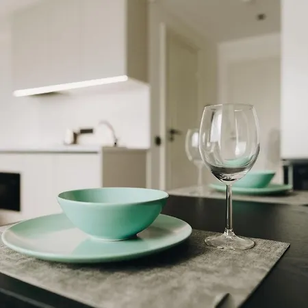 Dream - Stylish With French Balcony *