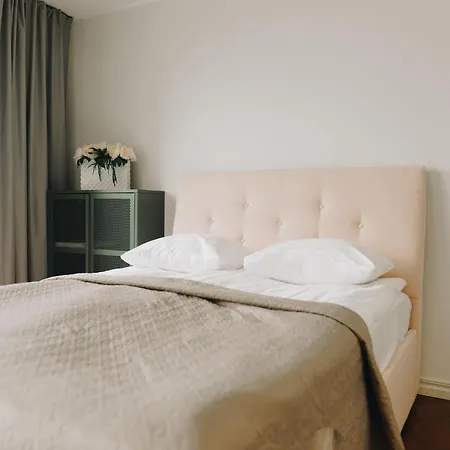 Dream - Stylish With French Balcony