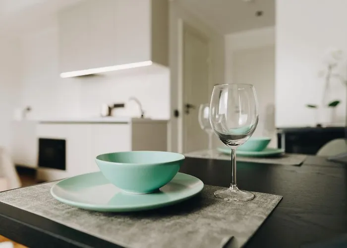 Dream - Stylish With French Balcony *